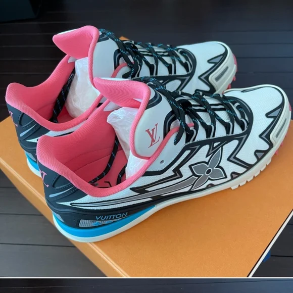 Men's Louis Vuitton Sneaker (US 10)
